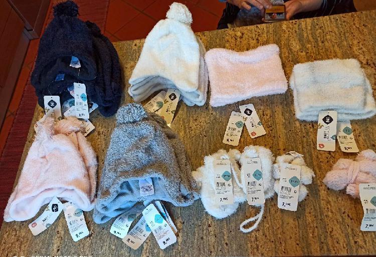 Gorros, luvas e golas para bebê Gorros, luvas e golas para bebê