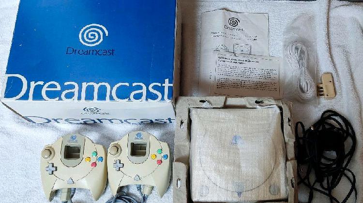 Sega Dreamcast em caixa