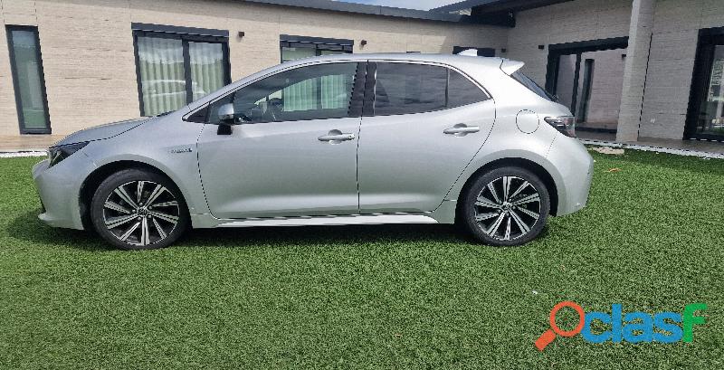 Toyota Corolla 1.8 Hybrid Comfort+P.Sport (95 000 km) 15000 EUR Quilómetros 95 000 km Combustível Hí 2