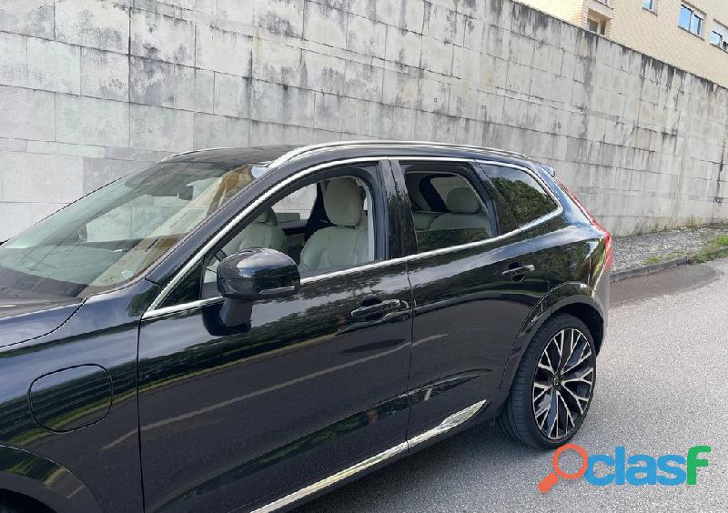 Volvo XC 60 (110 000 km) 25000 EUR Quilómetros 110 000 km Combustível Híbrido Plug In Tipo de Caixa 4