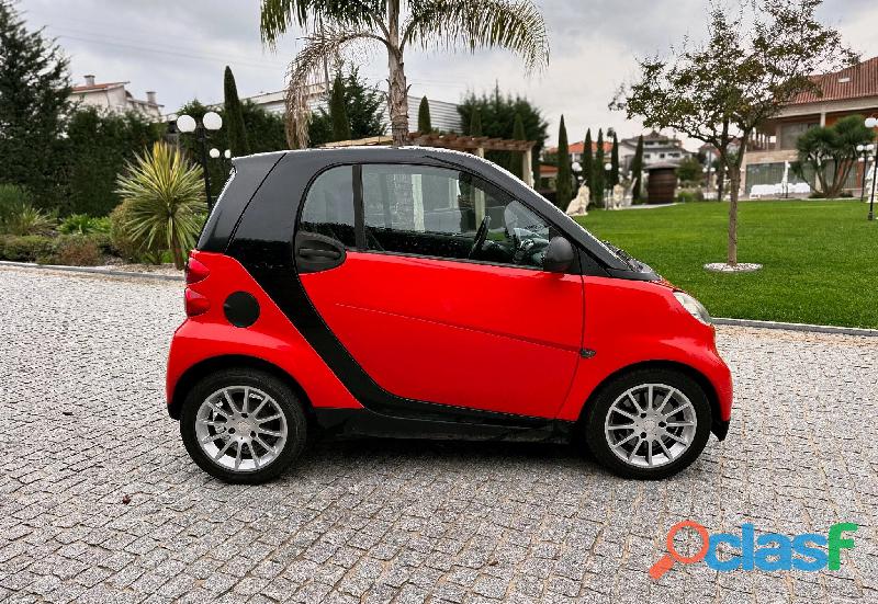 Smart ForTwo Coupé 1.0 Pure 61 (139 000 km) 3000 EUR Quilómetros 139 000 km Combustível Gasolina Tip 8