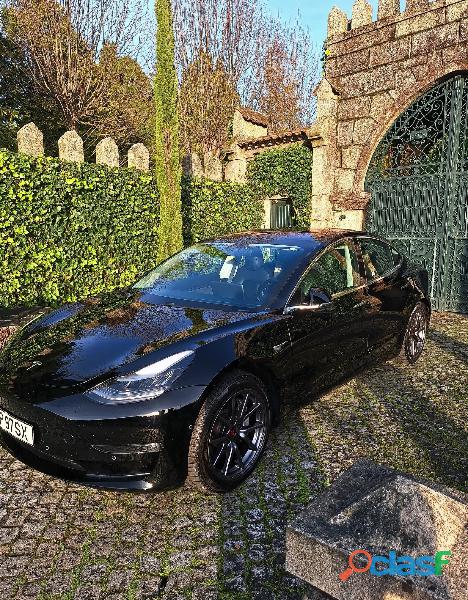 Tesla Model 3 Long Range AWD Dual Motor (164 000 km) 15000 EUR Quilómetros 164 000 km Combustível El 5