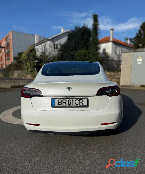 Tesla Model 3 Standard Range Plus RWD (116 942 km) 15000 EUR Quilómetros 116 942 km Combustível Eléc 2
