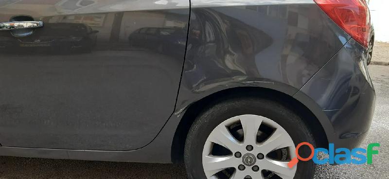 Opel Meriva 1.3 CDTI Cosmo (120 897 km) 3000 EUR Quilómetros 120 897 km Combustível Diesel Tipo de C 8
