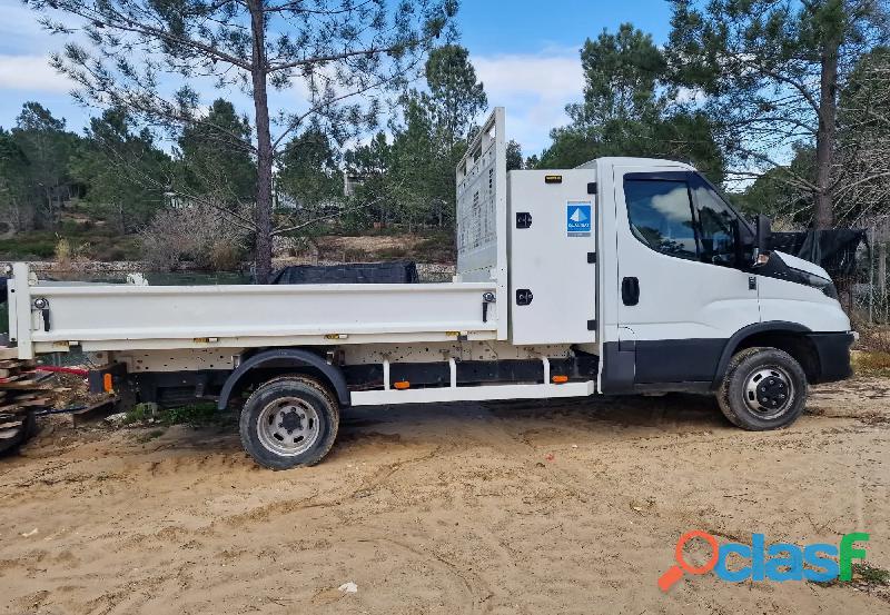 Iveco Daily 2.3 35C14 3000 CD (39 000 km) 26000 EUR Quilómetros 39 000 km Combustível Diesel Tipo de 1