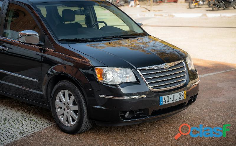 Chrysler Grand Voyager 2.8 CRD Auto Limited (129 800 km) 8000 EUR Quilómetros 129 800 km Combustível 4