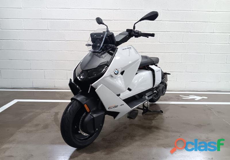 BMW CE 04 E04 Demonstração (1 816 km) 8000 EUR Quilómetros 1 816 km Combustível Eléctrico Segmento S 4